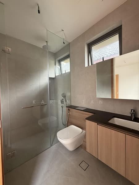 Semi detached at upper Thomson road, Old upper Thomson road, 5 Bedrooms, 5,337 sqft, Semi-Detached House For Sale, by Karen Tan, 500174809 - Bathroom - PropertyGuru.com.sg