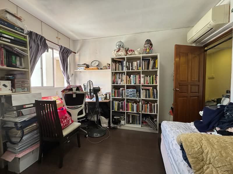 Rare Corridor Corner Executive Maisonette | 1,734 sqft | Very High Floor, 115 Clementi Street 13, 4 Bedrooms, 1,734 sqft, HDB Flat For Sale, by Alexa Chia, 500174810 - Bedroom - PropertyGuru.com.sg