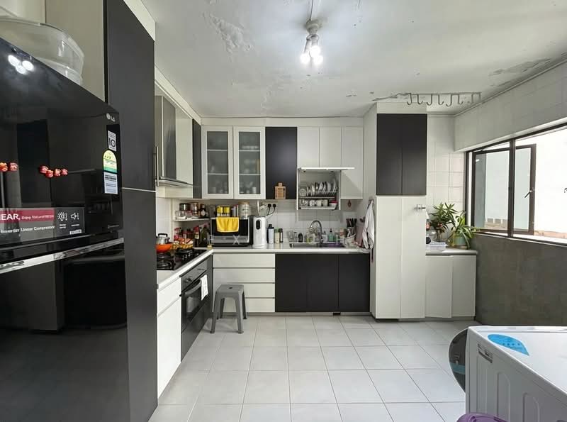 Rare Corridor Corner Executive Maisonette | 1,734 sqft | Very High Floor, 115 Clementi Street 13, 4 Bedrooms, 1,734 sqft, HDB Flat For Sale, by Alexa Chia, 500174810 - Kitchen - PropertyGuru.com.sg