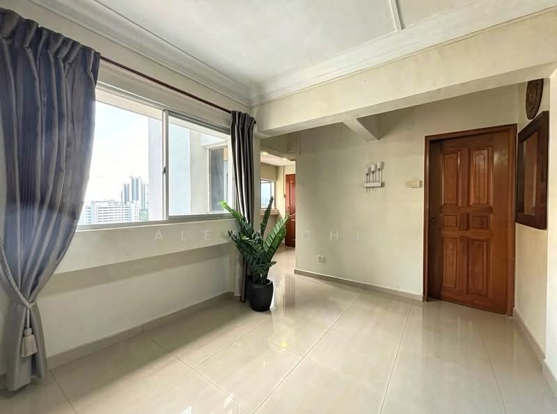 Rare Corridor Corner Executive Maisonette | 1,734 sqft | Very High Floor, 115 Clementi Street 13, 4 Bedrooms, 1,734 sqft, HDB Flat For Sale, by Alexa Chia, 500174810 - Living Room - PropertyGuru.com.sg