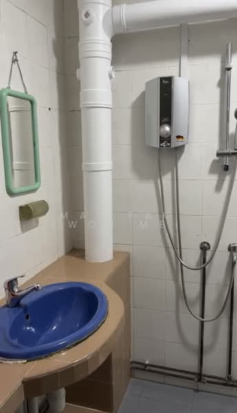 346 Kang Ching Road, 346 Kang Ching Road, Room Rental, 100 sqft, HDB Flat For Rent, by May Pak Kwon Mei, 500174820 - Bathroom - PropertyGuru.com.sg