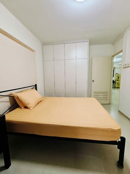 846 Tampines Street 82, 846 Tampines Street 82, 2 Bedrooms, 796 sqft, HDB Flat For Sale, by Lee Soo Kim, 500174826 - Master Bedroom - PropertyGuru.com.sg