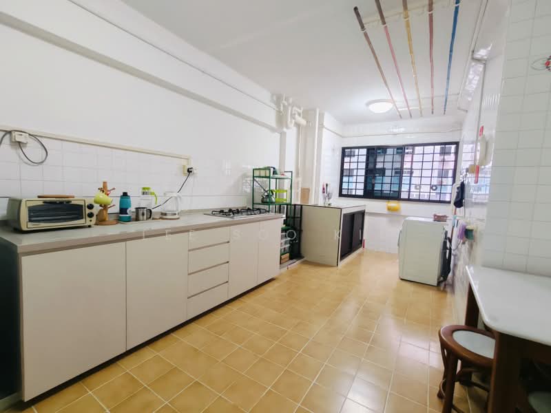 846 Tampines Street 82, 846 Tampines Street 82, 2 Bedrooms, 796 sqft, HDB Flat For Sale, by Lee Soo Kim, 500174826 - Kitchen - PropertyGuru.com.sg