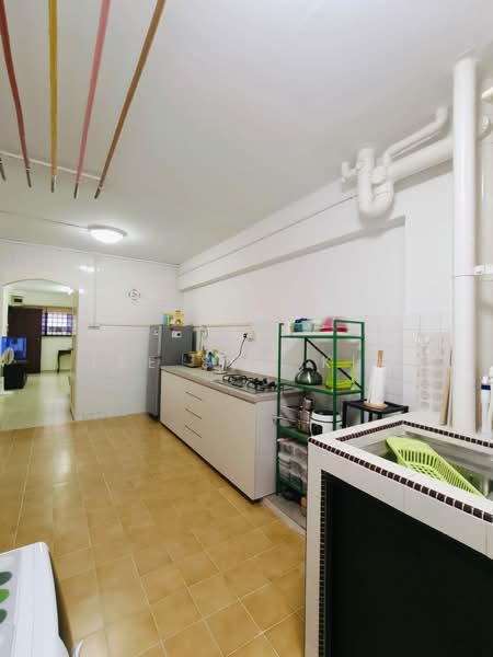 846 Tampines Street 82, 846 Tampines Street 82, 2 Bedrooms, 796 sqft, HDB Flat For Sale, by Lee Soo Kim, 500174826 - Kitchen - PropertyGuru.com.sg