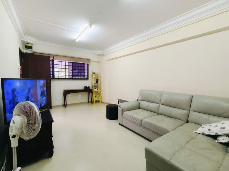 846 Tampines Street 82, 846 Tampines Street 82, 2 Bedrooms, 796 sqft, HDB Flat For Sale, by Lee Soo Kim, 500174826 - Living Room - PropertyGuru.com.sg