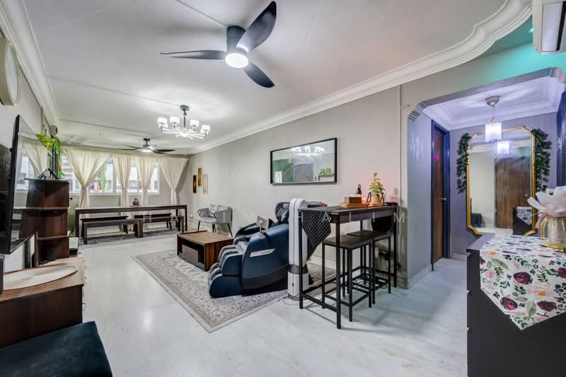 337 Hougang Avenue 7, 337 Hougang Avenue 7, 3 Bedrooms, 980 sqft, HDB Flat For Sale, by Hakim Halim, 500174827 - Living Room - PropertyGuru.com.sg