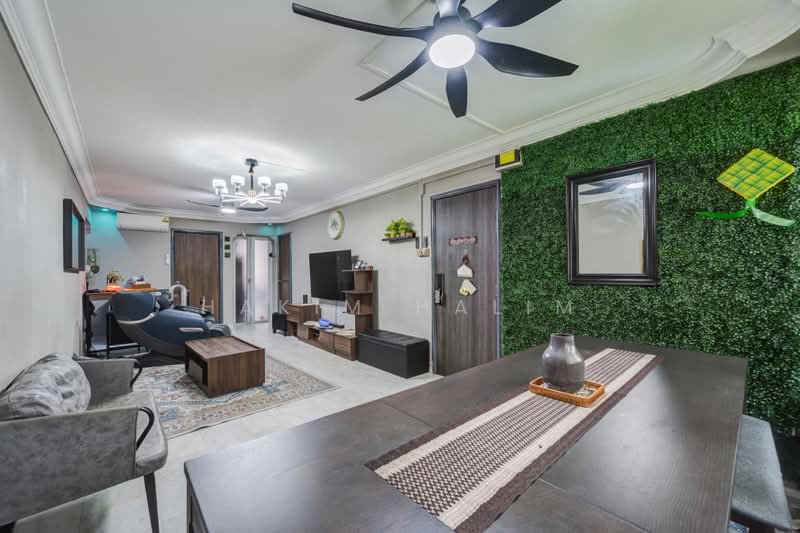 337 Hougang Avenue 7, 337 Hougang Avenue 7, 3 Bedrooms, 980 sqft, HDB Flat For Sale, by Hakim Halim, 500174827 - Living Room - PropertyGuru.com.sg