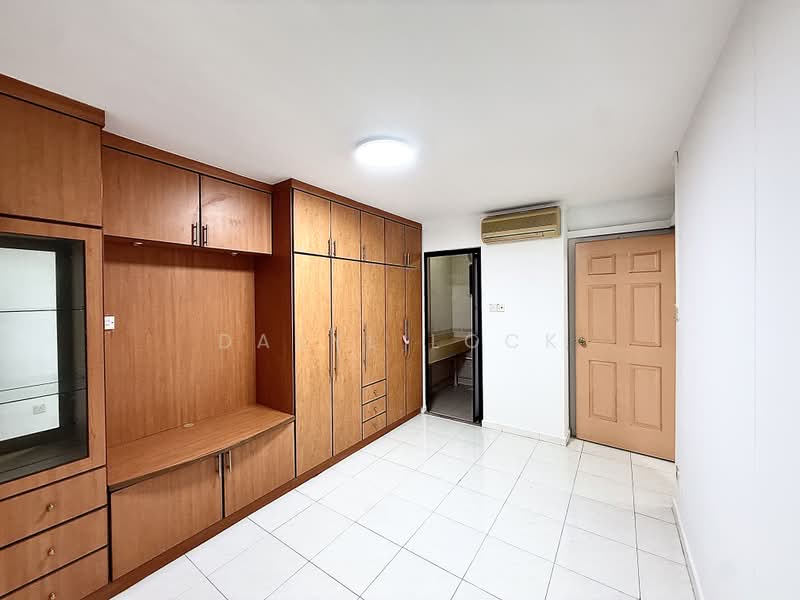 359 Admiralty Drive, 359 Admiralty Drive, 3 Bedrooms, 1,022 sqft, HDB Flat For Rent, by Daryl Lock, 500174831 - Master Bedroom - PropertyGuru.com.sg