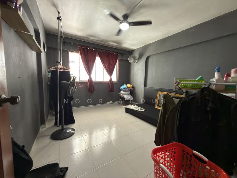 611 Yishun Street 61, 611 Yishun Street 61, 4 Bedrooms, 1,571 sqft, HDB Flat For Sale, by Noor Abdul, 500174838 - Living Room - PropertyGuru.com.sg