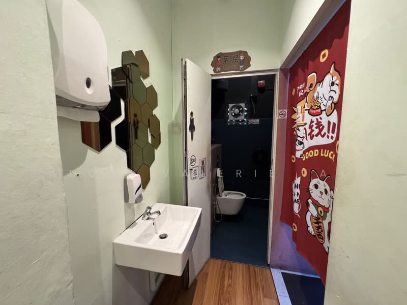 85 Kampong Bahru Road, , 1,200 sqft, Shop / Shophouse For Rent, by Adora Valerie Tay, 500174870 - Bathroom - CommercialGuru.com.sg