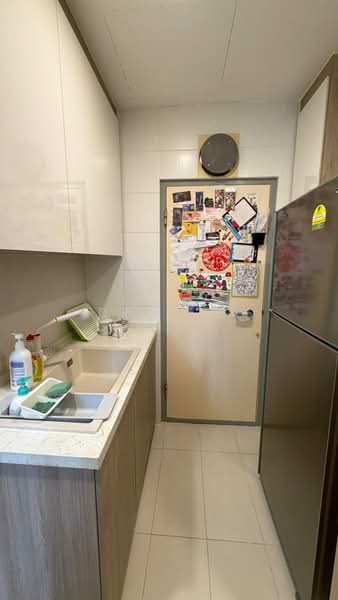 138A Lorong 1A Toa Payoh, 138A Lorong 1A Toa Payoh, 3 Bedrooms, 1,184 sqft, HDB Flat For Sale, by Dennis Lim, 500174875 - Kitchen - PropertyGuru.com.sg