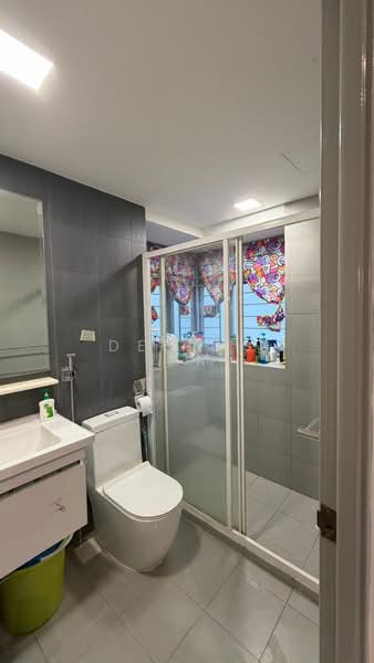138A Lorong 1A Toa Payoh, 138A Lorong 1A Toa Payoh, 3 Bedrooms, 1,184 sqft, HDB Flat For Sale, by Dennis Lim, 500174875 - Bathroom - PropertyGuru.com.sg