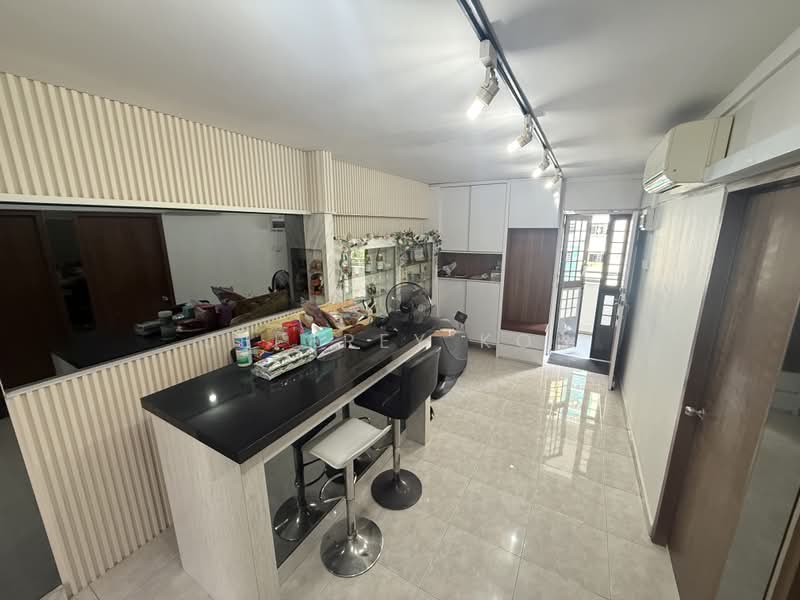 4 Lorong Lew Lian, 4 Lorong Lew Lian, 2 Bedrooms, 689 sqft, HDB Flat For Sale, by Jeffrey Koh, 500174877 - Living Room - PropertyGuru.com.sg