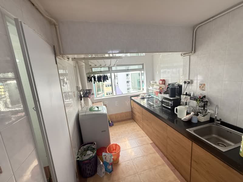 4 Lorong Lew Lian, 4 Lorong Lew Lian, 2 Bedrooms, 689 sqft, HDB Flat For Sale, by Jeffrey Koh, 500174877 - Kitchen - PropertyGuru.com.sg