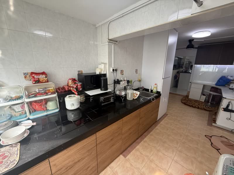4 Lorong Lew Lian, 4 Lorong Lew Lian, 2 Bedrooms, 689 sqft, HDB Flat For Sale, by Jeffrey Koh, 500174877 - Kitchen - PropertyGuru.com.sg