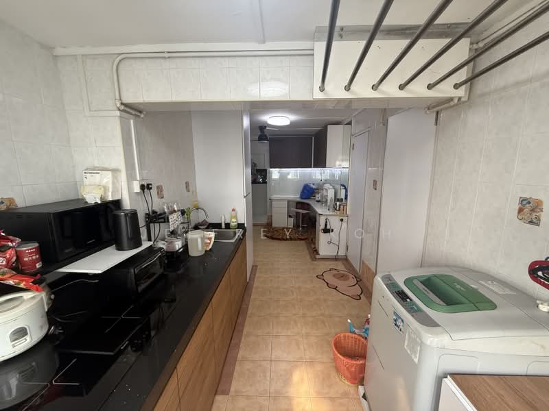 4 Lorong Lew Lian, 4 Lorong Lew Lian, 2 Bedrooms, 689 sqft, HDB Flat For Sale, by Jeffrey Koh, 500174877 - Kitchen - PropertyGuru.com.sg