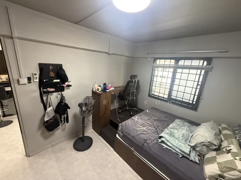 4 Lorong Lew Lian, 4 Lorong Lew Lian, 2 Bedrooms, 689 sqft, HDB Flat For Sale, by Jeffrey Koh, 500174877 - Bedroom - PropertyGuru.com.sg