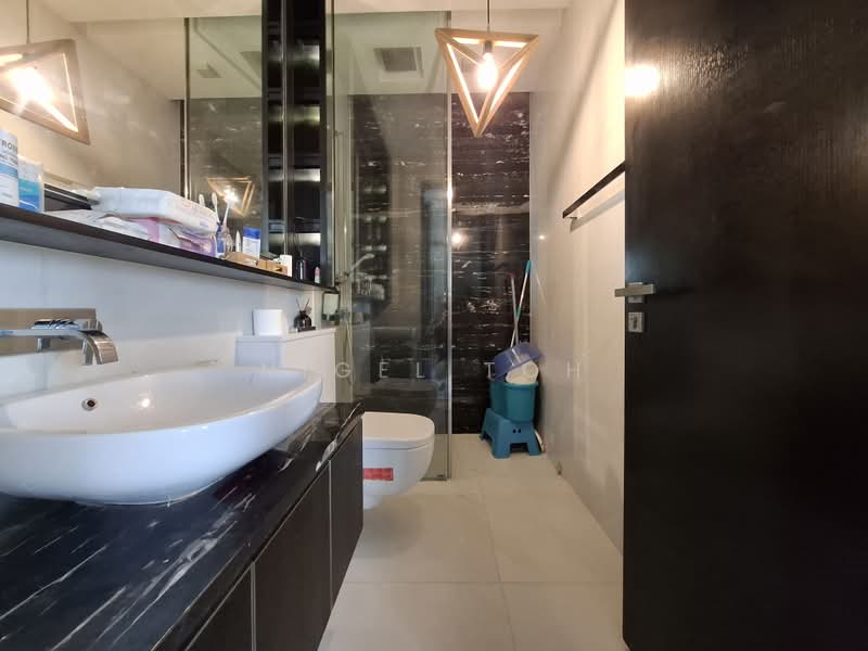 The Cape, 25 Amber Road, 2 Bedrooms, 850 sqft, Apartment For Rent, by Nigel Toh, 500174886 - Bathroom - PropertyGuru.com.sg
