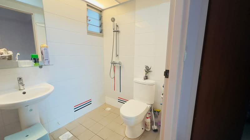 117 Jalan Tenteram, 117 Jalan Tenteram, Room Rental, 100 sqft, HDB Flat For Rent, by Jeff Soh, 500174890 - Bathroom - PropertyGuru.com.sg