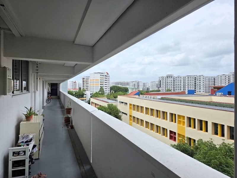 488A Tampines Avenue 9, 488A Tampines Avenue 9, 4 Bedrooms, 1,302 sqft, HDB Flat For Sale, by Fai Muni, 500174907 - Corridor - PropertyGuru.com.sg
