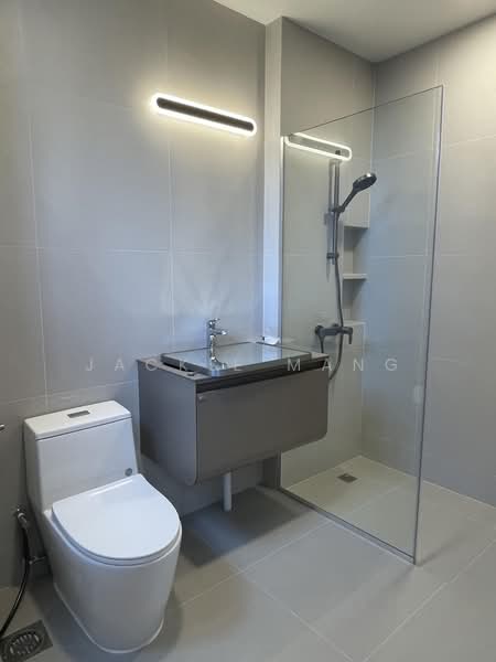 Kum Hing Court, 36 Tomlinson Road, 3 Bedrooms, 1,625 sqft, Apartment For Rent, by Jackie Mang, 500174912 - Bathroom - PropertyGuru.com.sg