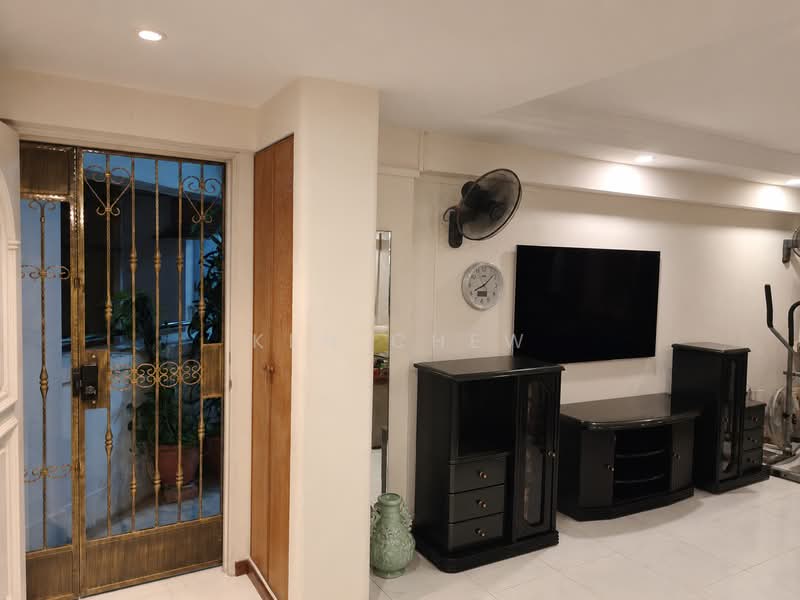 633 Yishun Street 61, 633 Yishun Street 61, 4 Bedrooms, 1,840 sqft, HDB Flat For Sale, by Ken Chew, 500174922 - Living Room - PropertyGuru.com.sg