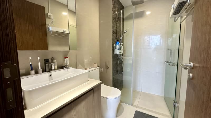 Kensington Square, 2 Jalan Lokam, 2 Bedrooms, 614 sqft, Apartment For Sale, by Keith Tan, 500174928 - Bathroom - PropertyGuru.com.sg
