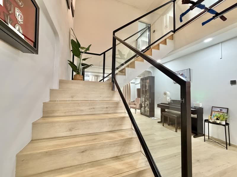 469 Jurong West Street 41, 469 Jurong West Street 41, 3 Bedrooms, 1,603 sqft, HDB Flat For Sale, by Taufik Batisah, 500174930 - Renovated railings  - PropertyGuru.com.sg