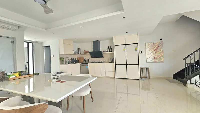 Limau Villas, 1 Limau Rise, 7 Bedrooms, 4,109 sqft, Corner Terrace For Sale, by Roy Low, 500174946 - Kitchen - PropertyGuru.com.sg