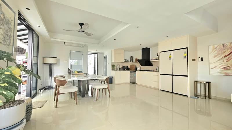 Limau Villas, 1 Limau Rise, 7 Bedrooms, 4,109 sqft, Corner Terrace For Sale, by Roy Low, 500174946 - Kitchen - PropertyGuru.com.sg