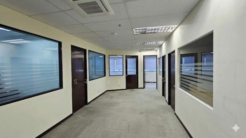 Ubi Techpark, 10 Ubi Crescent, 2,099 sqft, Light Industrial (B1) For Sale, by Steve Yap, 500174949 - Corridor - CommercialGuru.com.sg