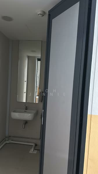 Grandview Suites @ Geylang, Lorong 22 Geylang, 484 sqft, Shop / Shophouse For Rent, by Boh Jennie, 500174950 - Bathroom - CommercialGuru.com.sg