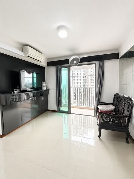 37 Margaret Drive, 37 Margaret Drive, 2 Bedrooms, 699 sqft, HDB Flat For Sale, by Agent Rizal, 500174956 - Living Room - PropertyGuru.com.sg