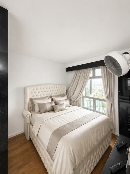 37 Margaret Drive, 37 Margaret Drive, 2 Bedrooms, 699 sqft, HDB Flat For Sale, by Agent Rizal, 500174956 - Master Bedroom - PropertyGuru.com.sg