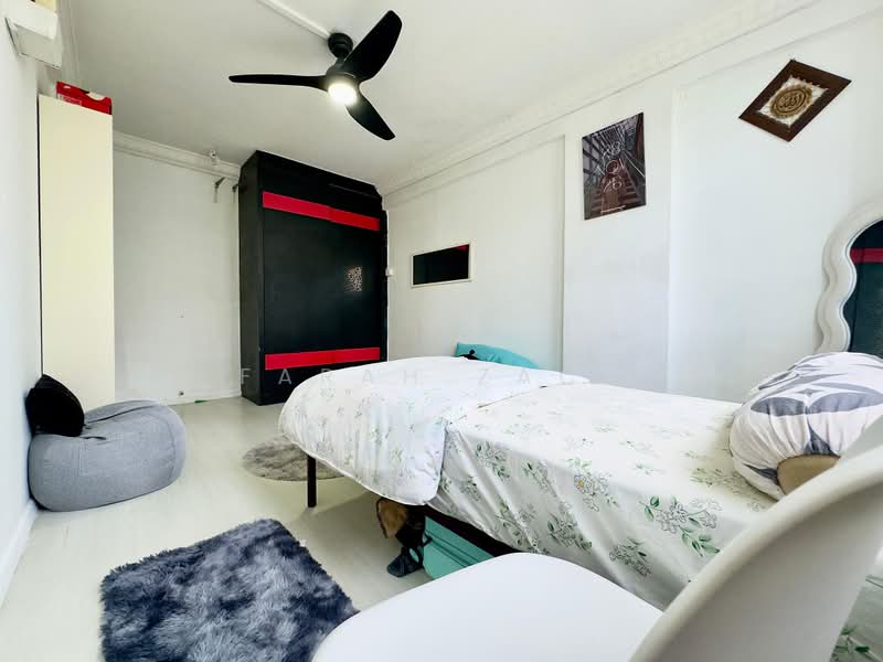 534 Bukit Batok Street 51, 534 Bukit Batok Street 51, 2 Bedrooms, 743 sqft, HDB Flat For Sale, by Farah Zack, 500174957 - Bedroom - PropertyGuru.com.sg
