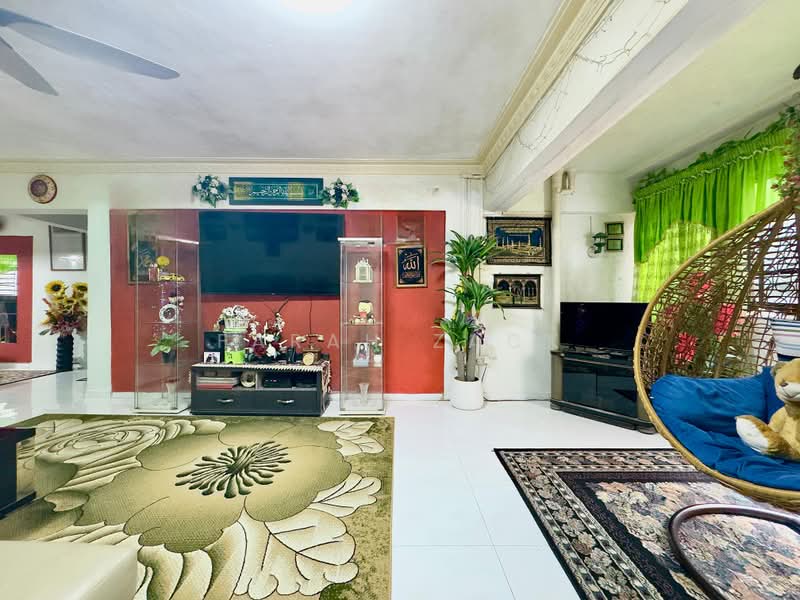 306 Ang Mo Kio Avenue 1, 306 Ang Mo Kio Avenue 1, 4 Bedrooms, 1,324 sqft, HDB Flat For Sale, by Farah Zack, 500174966 - Living Room - PropertyGuru.com.sg