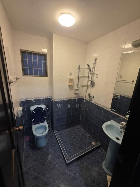Westville, 74 Westwood Avenue, Room Rental, 110 sqft, Terraced House For Rent, by Chan Teck Wah, 500174969 - Bathroom - PropertyGuru.com.sg