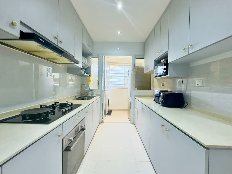 620B Tampines Street 61, 620B Tampines Street 61, 3 Bedrooms, 1,001 sqft, HDB Flat For Sale, by Farah Zack, 500174970 - Kitchen - PropertyGuru.com.sg