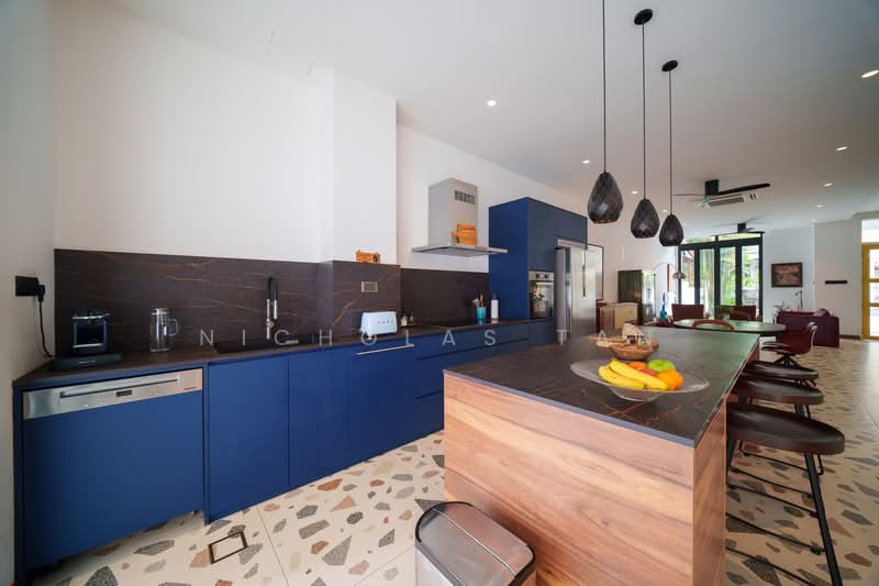 Century Woods, Woodgrove walk, 4 Bedrooms, 3,000 sqft, Terraced House For Sale, by Nicholas Tan, 500174974 - Kitchen - PropertyGuru.com.sg