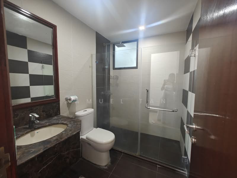 Parc Oasis, 45 Jurong East Avenue 1, Room Rental, 100 sqft, Condominium For Rent, by Samuel Tan, 500174977 - Shared Bathroom 1 - PropertyGuru.com.sg