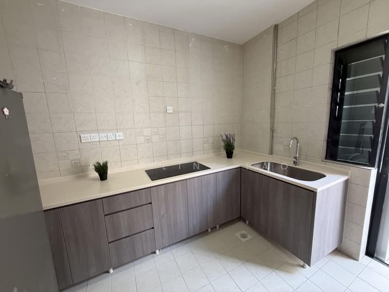 Shan Gate Apartments, 2 Shan Road, Room Rental, 280 sqft, Apartment For Rent, by Angelina Tao, 500174991 - Kitchen - PropertyGuru.com.sg