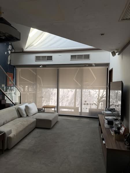 Elliot Road/Elliot Walk, , 4 Bedrooms, 4,600 sqft, Semi-Detached House For Sale, by Sean Ng, 500174994 - Bedroom with double volume ceiling - PropertyGuru.com.sg