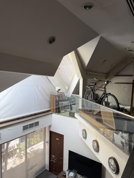 Elliot Road/Elliot Walk, , 4 Bedrooms, 4,600 sqft, Semi-Detached House For Sale, by Sean Ng, 500174994 - Bedroom with double volume ceiling - PropertyGuru.com.sg