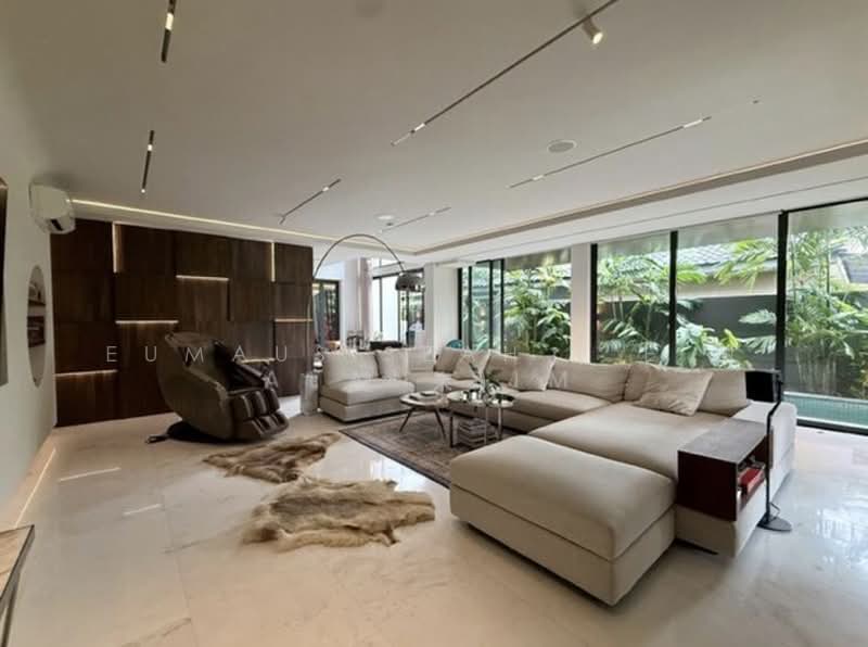 Jalan Jarak, Jalan Jarak, 7 Bedrooms, 9,000 sqft, Semi-Detached House For Sale, by Eumaus Seah ( E 谢 健 来), 500174995 - Living Room - PropertyGuru.com.sg
