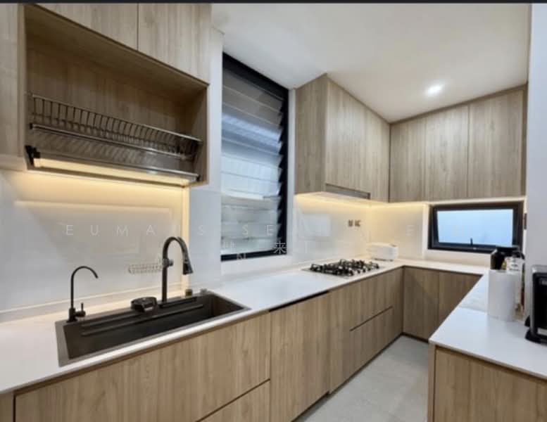 Jalan Jarak, Jalan Jarak, 7 Bedrooms, 9,000 sqft, Semi-Detached House For Sale, by Eumaus Seah ( E 谢 健 来), 500174995 - Kitchen - PropertyGuru.com.sg