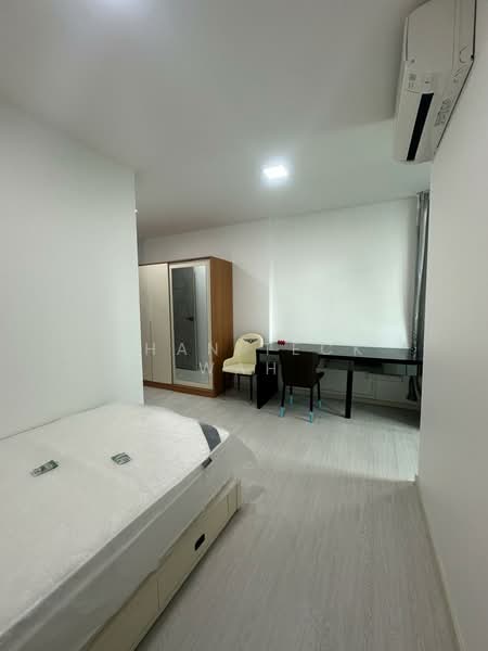 Westwood Park, 78 Westwood Crescent, Room Rental, 200 sqft, Terraced House For Rent, by Chan Teck Wah, 500175000 - Bedroom - PropertyGuru.com.sg
