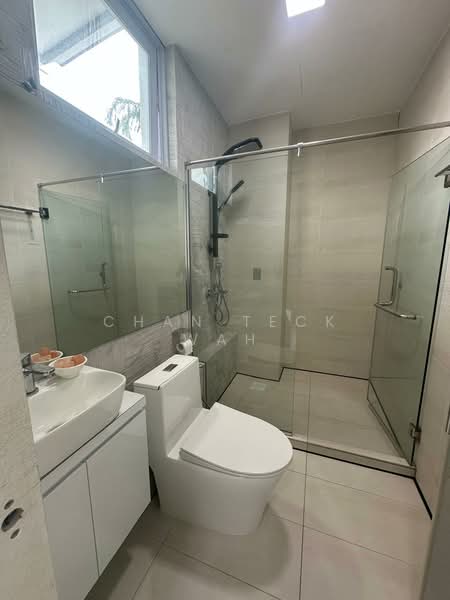 Westwood Park, 78 Westwood Crescent, Room Rental, 200 sqft, Terraced House For Rent, by Chan Teck Wah, 500175000 - Bathroom - PropertyGuru.com.sg