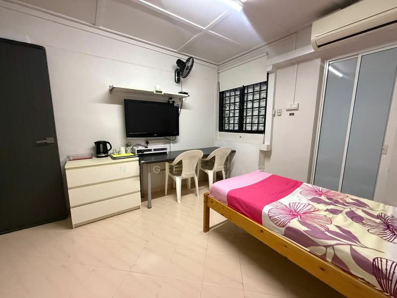 303 Bukit Batok Street 31, 303 Bukit Batok Street 31, Room Rental, 200 sqft, HDB Flat For Rent, by Nigel Eng, 500175004 - Bedroom - PropertyGuru.com.sg