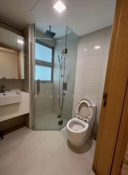 Eight Riversuites, 2 Whampoa East, 3 Bedrooms, 980 sqft, Condominium For Sale, by Irene Ting, 500175011 - Bathroom - PropertyGuru.com.sg