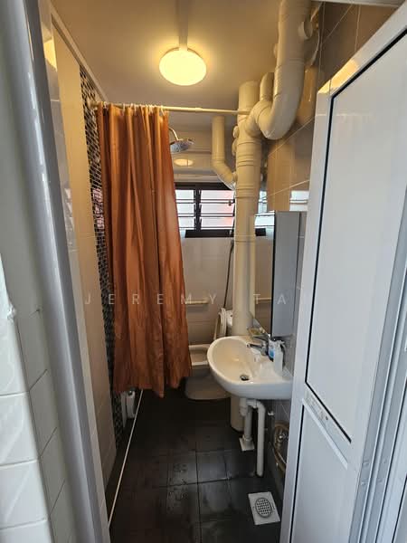 407 Yishun Avenue 6, 407 Yishun Avenue 6, 3 Bedrooms, 1,119 sqft, HDB Flat For Sale, by Jeremy Tan, 500175013 - Bathroom - PropertyGuru.com.sg
